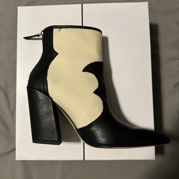 Dolce Vita Noraya Boot - Picture 3 of 3